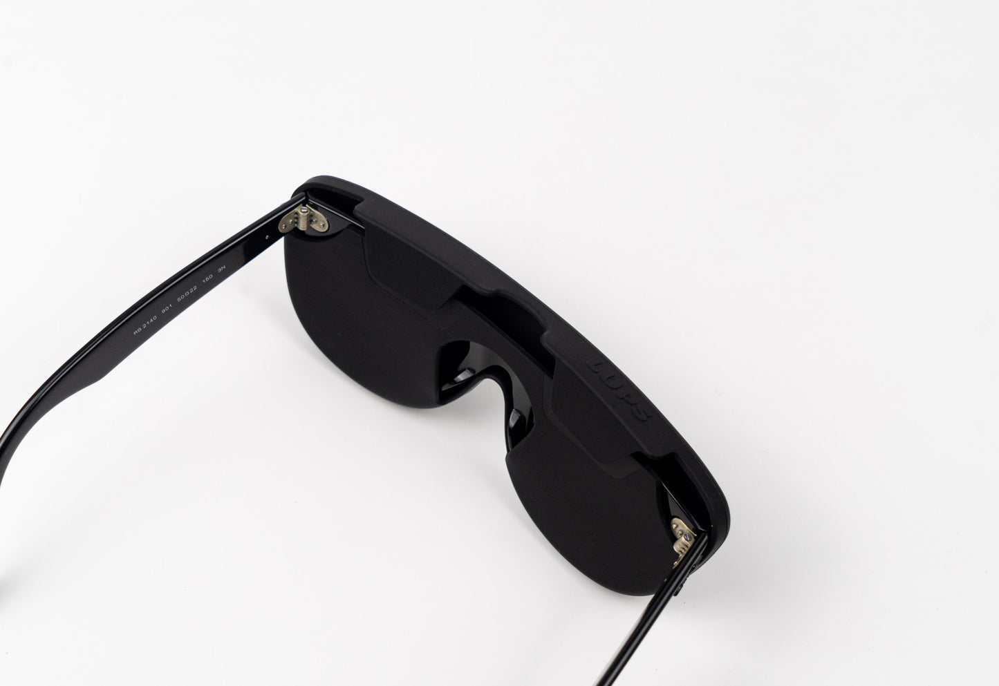 Funda de gafas de silicona negra de The Lups Case